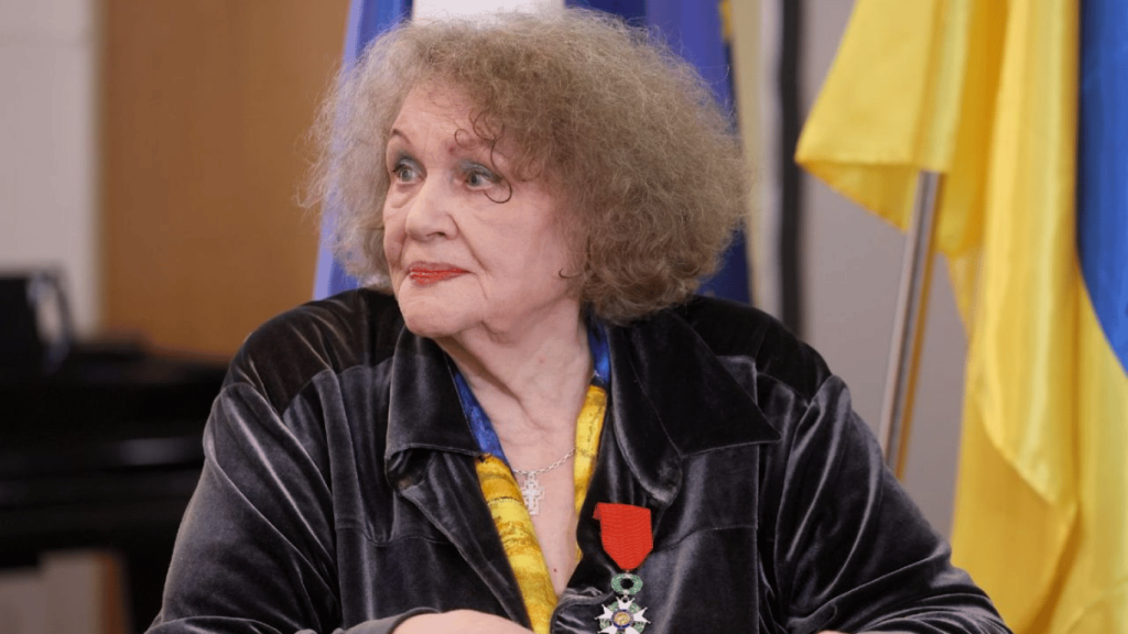 Ліна Костенко Біографія: Життя, Творчість та Вплив на Українську Літературу