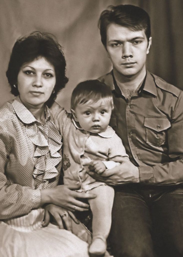 Перший Чоловік Бужинської: Біографія, Особисте Життя та Кар'єра